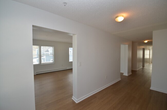 Building Photo - 99 W Wyoming Ave