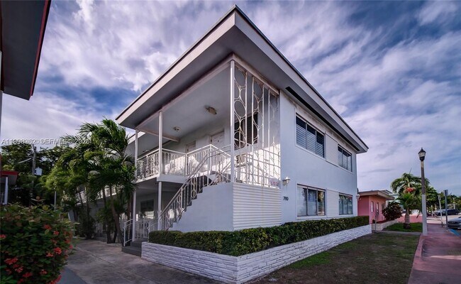 Building Photo - 790 81st St