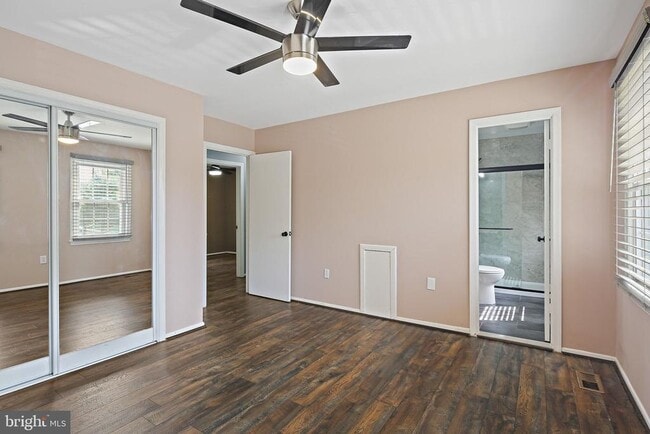 Building Photo - 18 Chantilly Ct