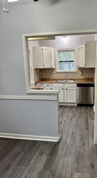 Building Photo - 3682 Glencairn Road