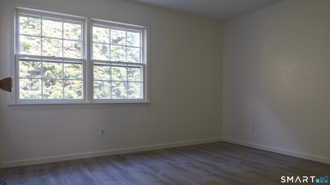 Building Photo - 23 Derbyshire