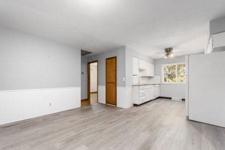 Building Photo - 5046 Heathmoor Dr