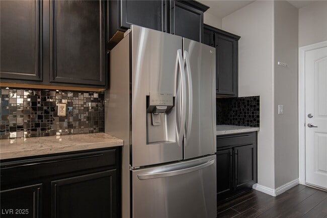 Building Photo - 61 Jasmine Point St