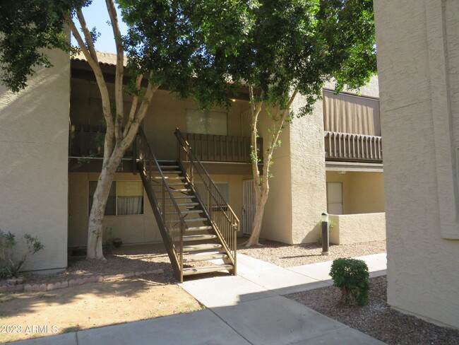 Building Photo - 520 N Stapley Dr