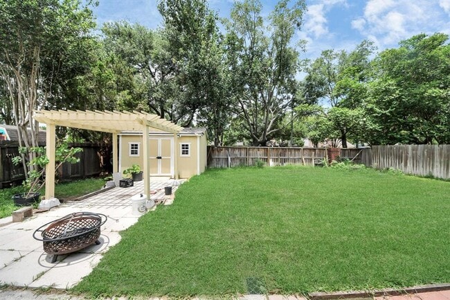Building Photo - 21630 Live Oaks Spring Dr