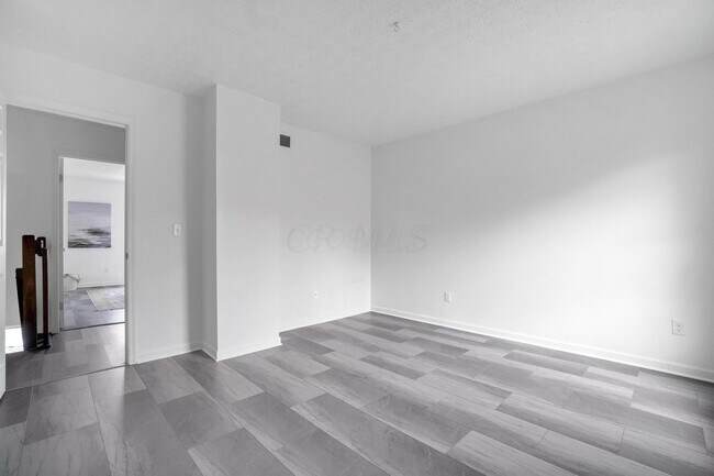 Building Photo - 8172 Rochester Way