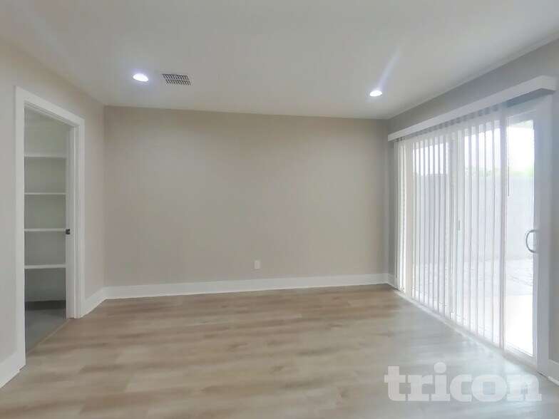 Building Photo - 4665 S 38th Ln