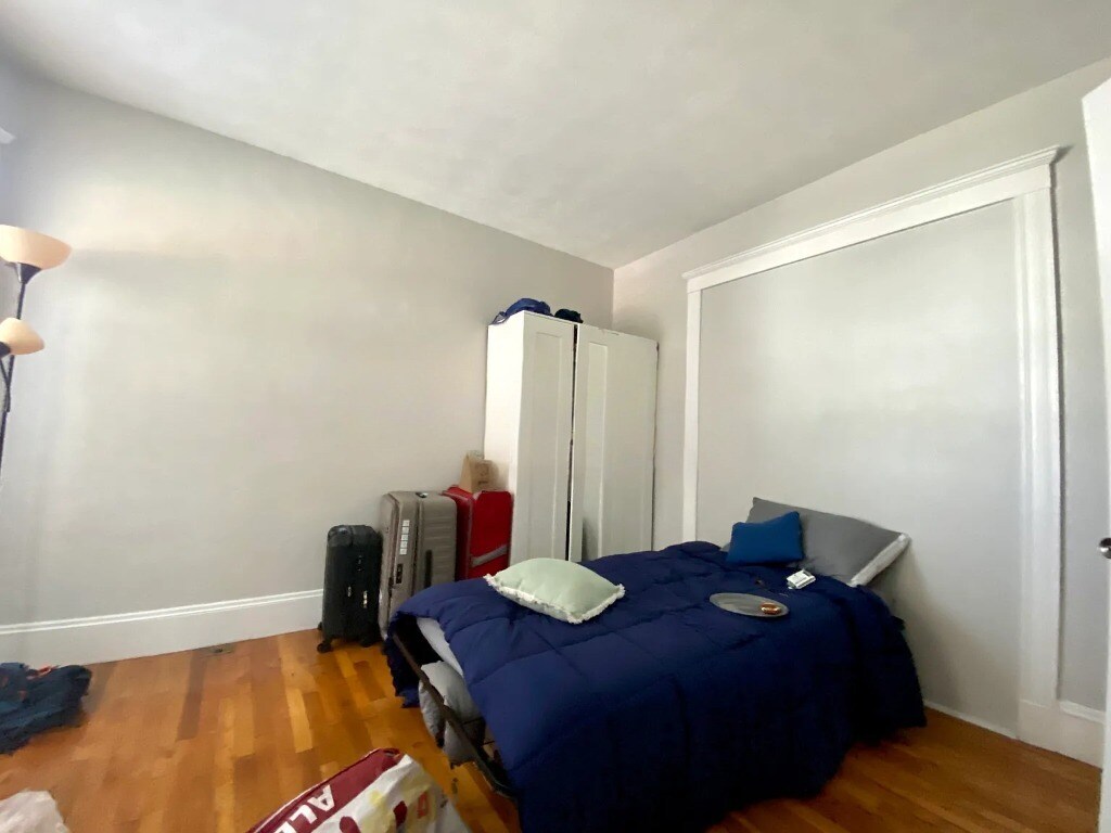 Building Photo - 38 George St