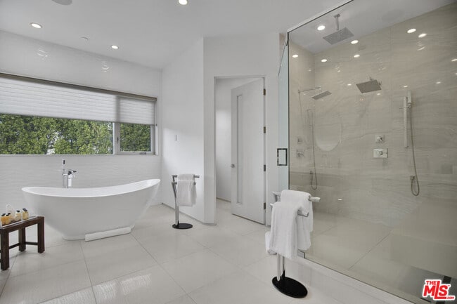 Building Photo - 6379 Colgate Ave