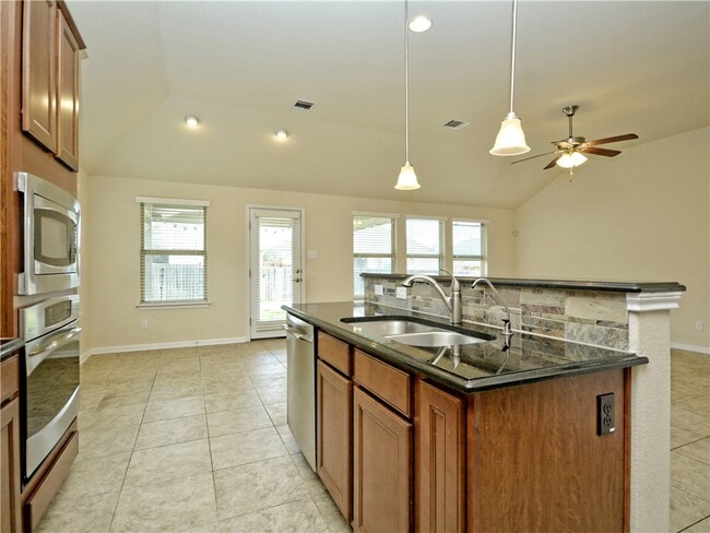 Building Photo - Excellent one story home available in Falc...