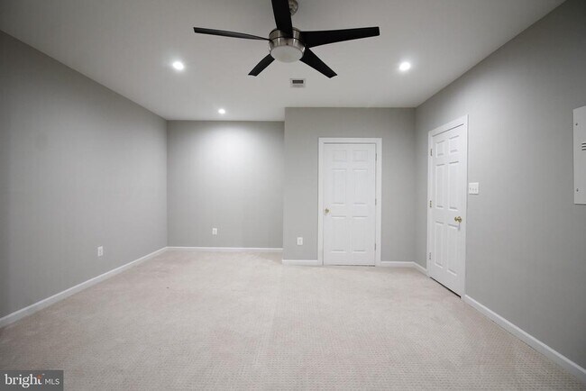Building Photo - 5569 Jamisons Farm Dr