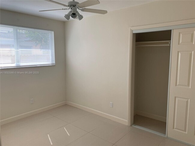Building Photo - 1200 SW 31st Ave