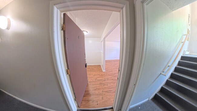 Building Photo - 310 NW Chapel Dr
