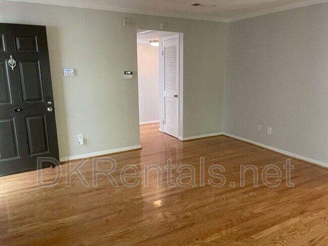 Building Photo - 1445 Monroe Dr NE