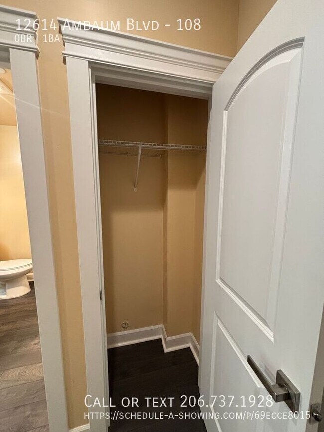 Building Photo - 12614 Ambaum Blvd SW