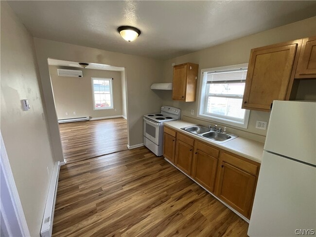 Building Photo - 222 Academy St