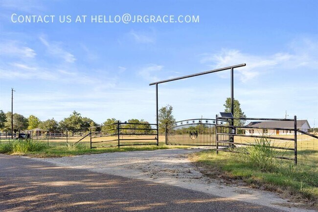 Building Photo - 740 N League Ranch Rd