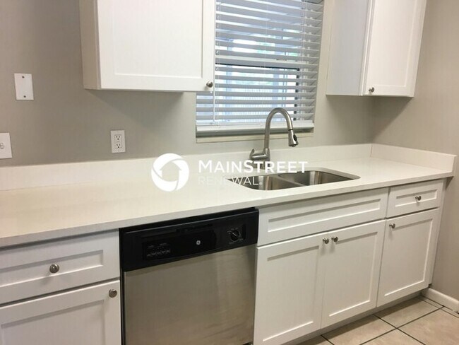 Building Photo - 3 Bedroom Pet-Friendly Home in Clearwater,...