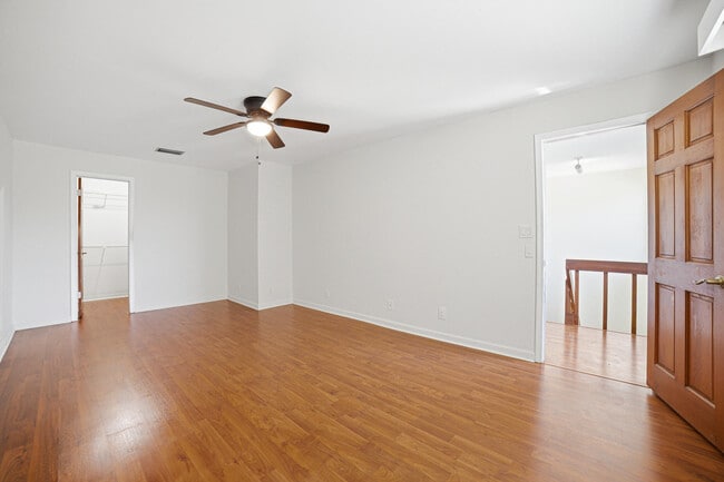 Building Photo - 2895 Via Del Lago