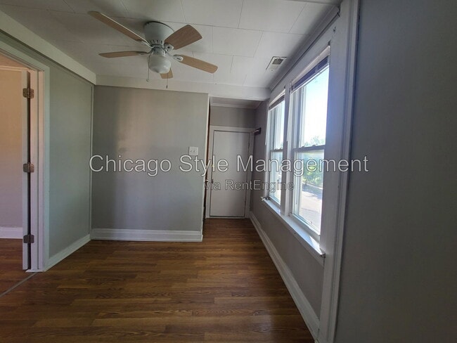 Building Photo - 6035 S Karlov Ave