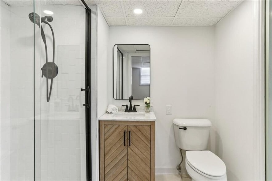 Building Photo - 2888 Bonanza Dr