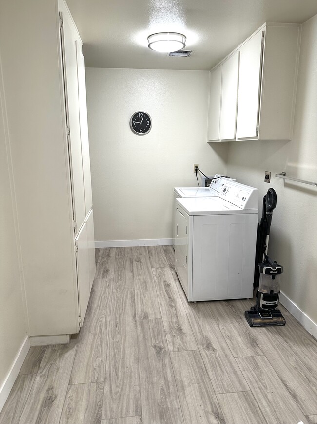 Laundry room - 3168 Sonata Dr