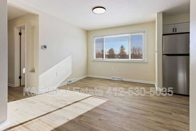 Building Photo - 1020 Grove St