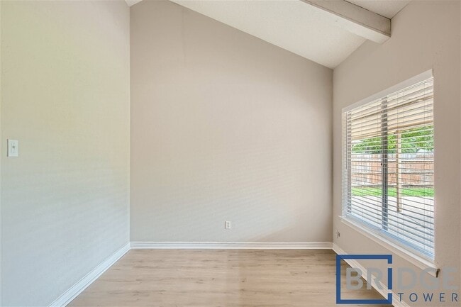 Building Photo - 306 Trailridge Dr