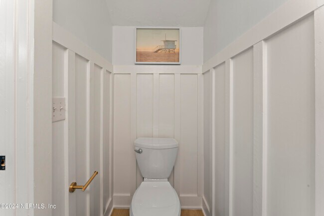 Building Photo - 798 Main St