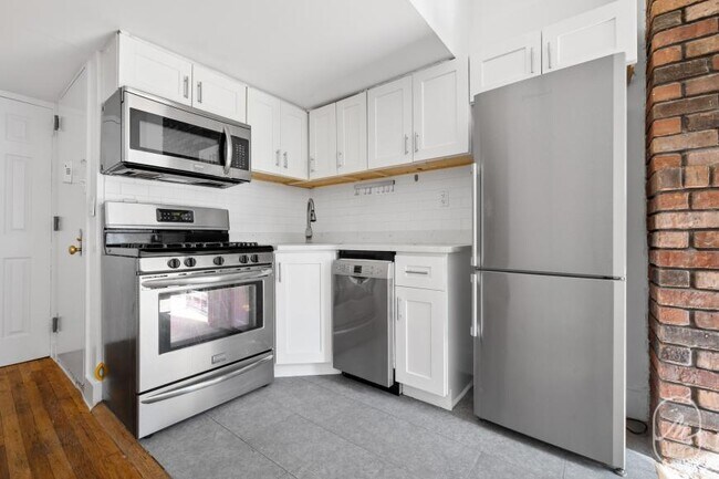 Building Photo - 2 bedroom in New York NY 10011