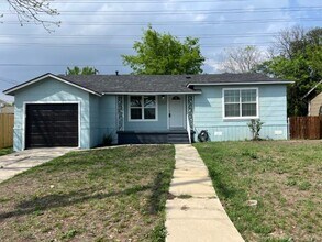 Building Photo - ALAMO HEIGHTS GEM