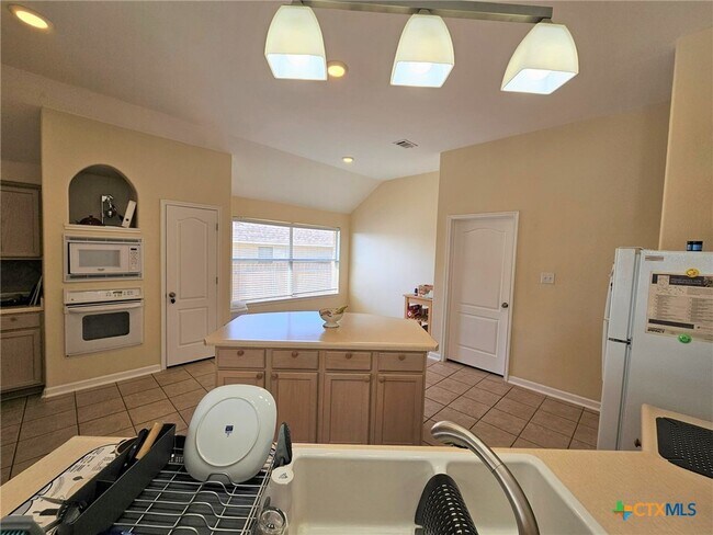 Building Photo - 2253 N Ranch Estates Blvd