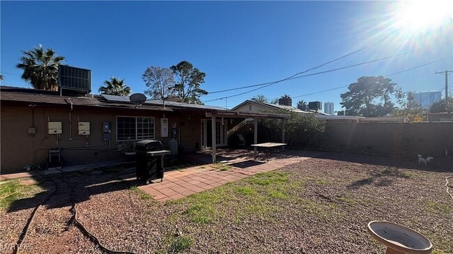 Building Photo - 1516 Houssels Ave