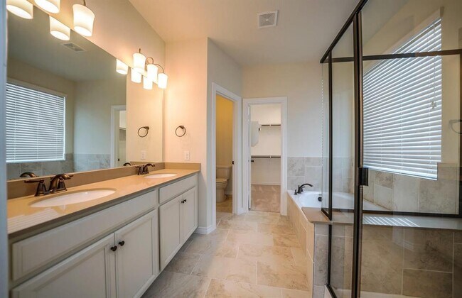 Building Photo - 27986 Clear Pines Dr.