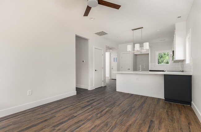 Building Photo - Room in House on S Alston Ave