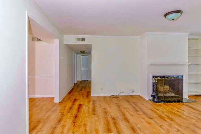 Living Room - 3000 Hillsboro Pike