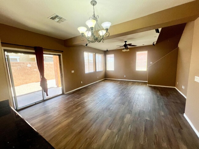 Building Photo - 879 E Stottler Dr