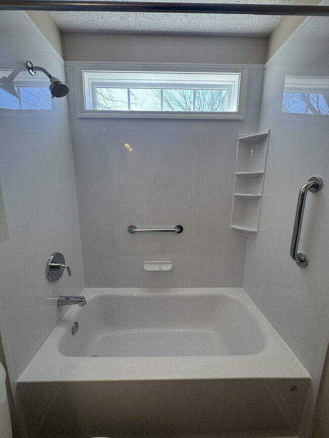 Building Photo - 32 N Sunberry Trail