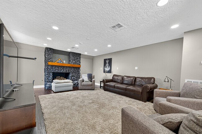 Building Photo - 5815 Green Terrace Ln