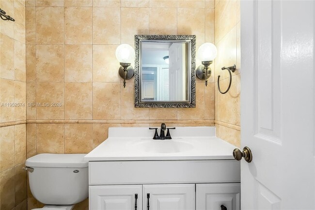 Building Photo - 2025 NE 164th St