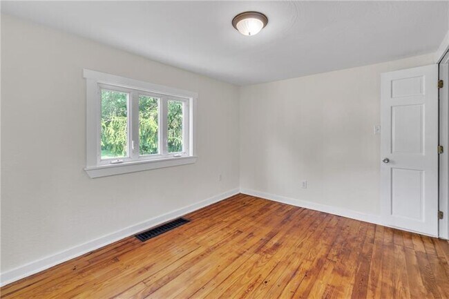 Building Photo - 116 Purvis Ln