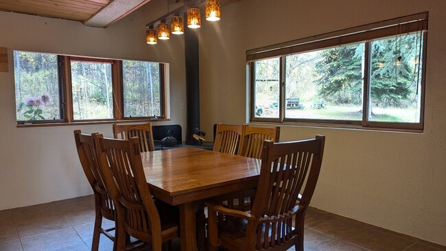 Building Photo - 1412 Springwater Dr