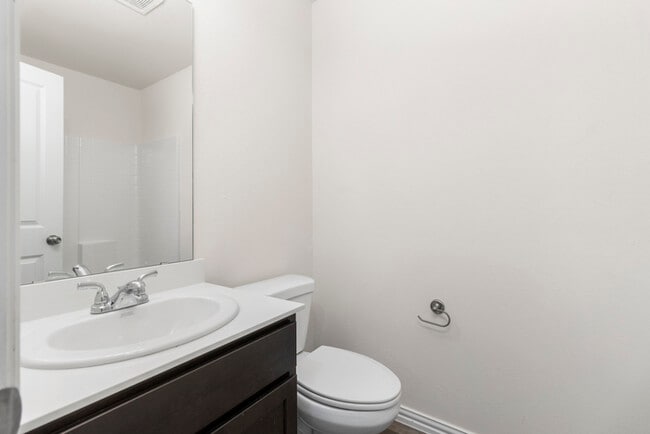 Building Photo - One Month FREE rent!