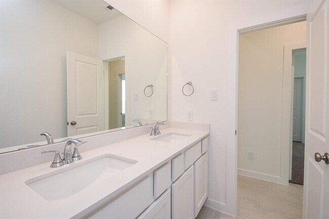 Building Photo - 5115 Murillo Dr