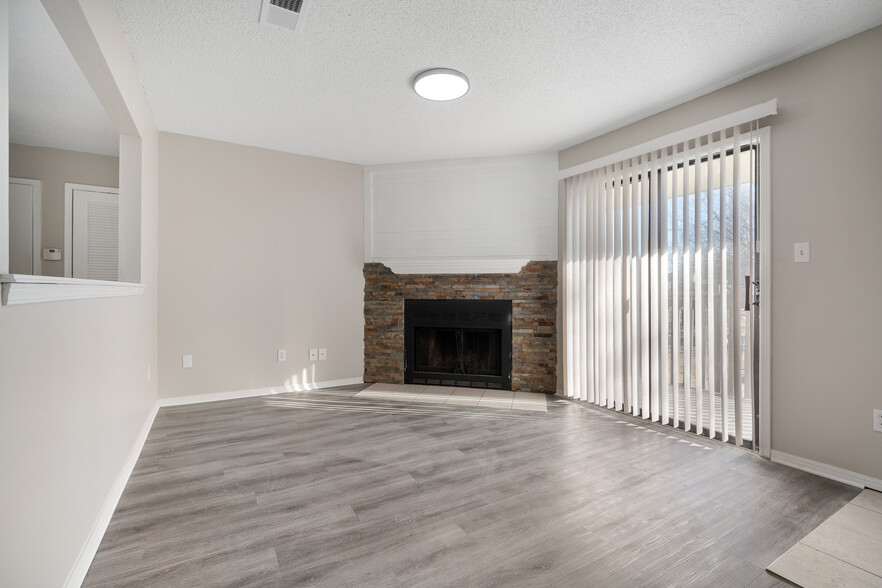 Building Photo - Harbortown Apartments