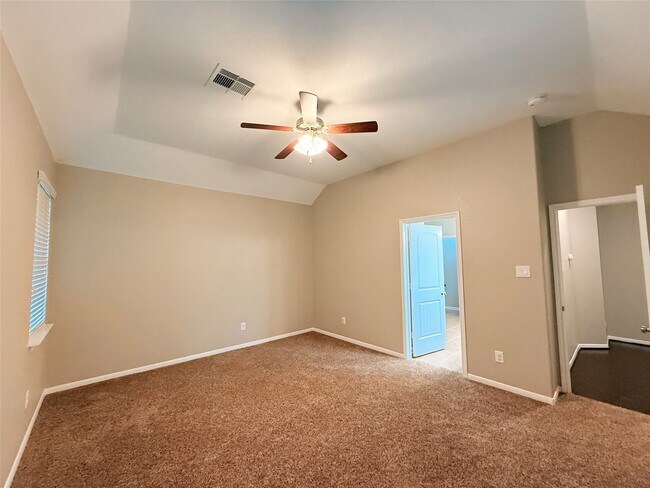 Building Photo - 1062 Cedar Lake Ct