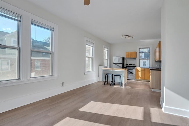 Building Photo - 25 Reservoir Ave