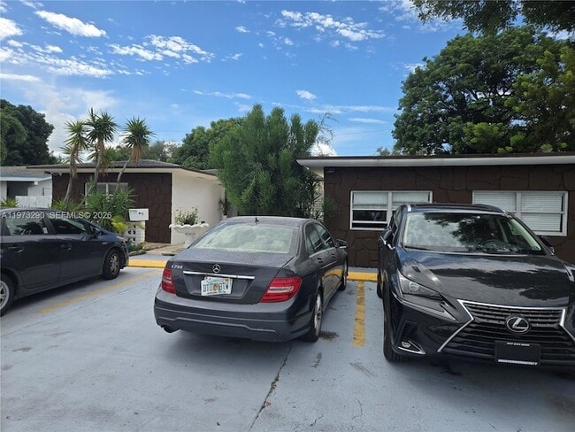 Building Photo - 5712 Hollywood Blvd