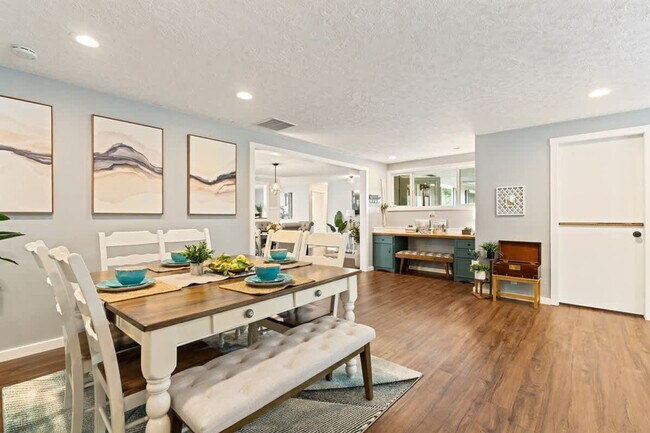 Building Photo - 3413 W Sunset Ave