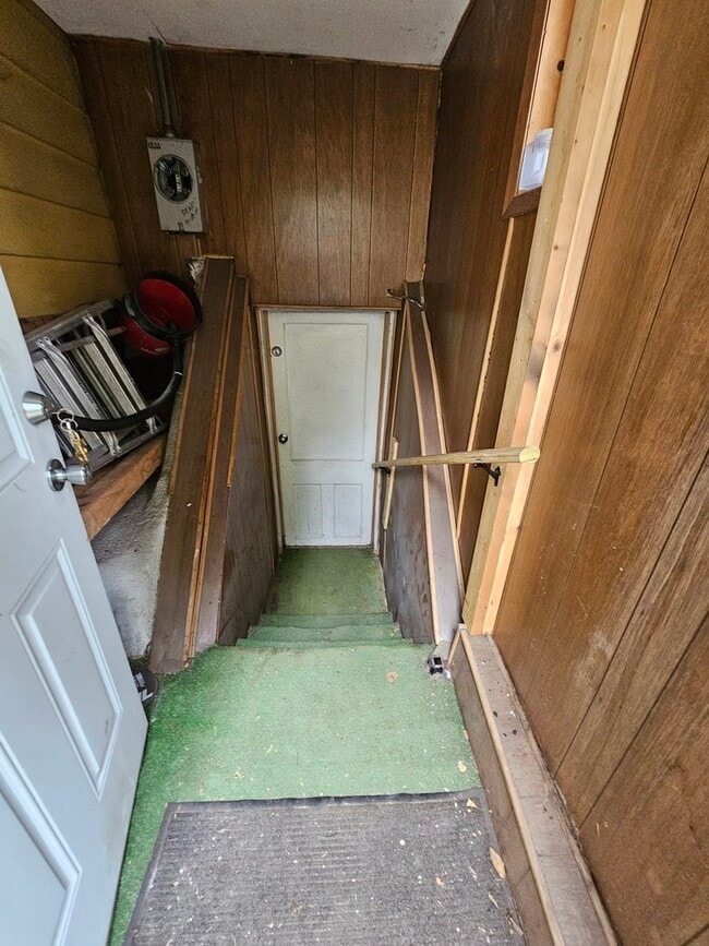 Building Photo - 454 S Des Plaines St